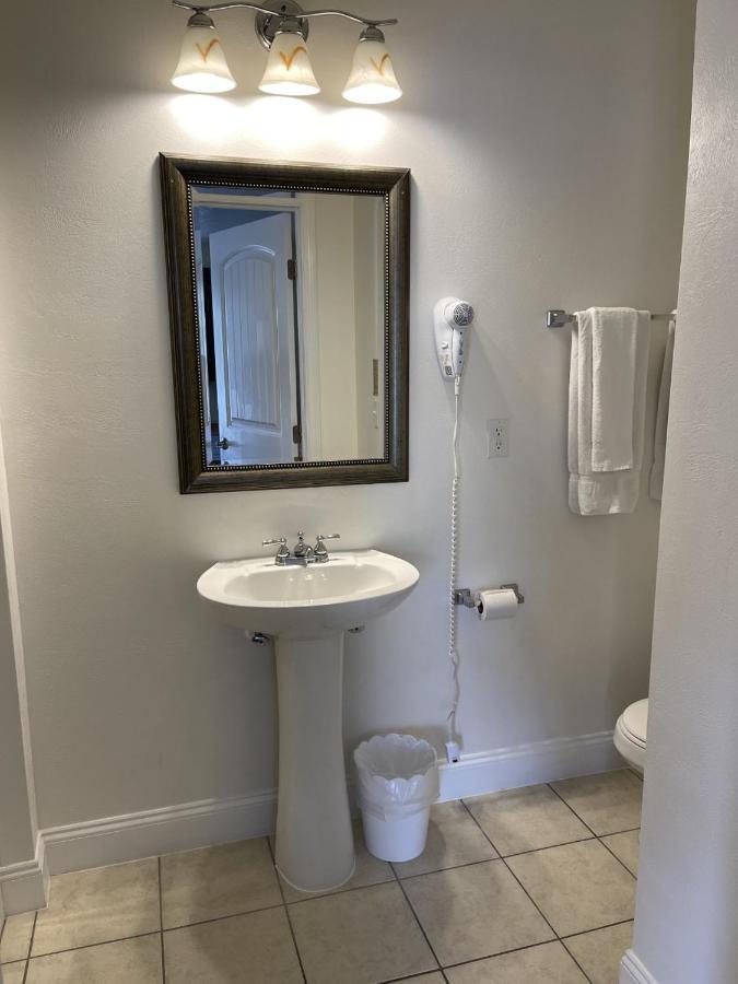 Lake Front Hotel Купърстаун Екстериор снимка